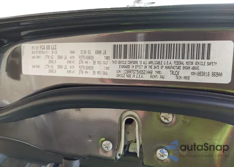 2017 Ram 1500 Big Horn 4X4 6'4 Box из США, поврежденный, VIN 1C6RR7GT5HS521440